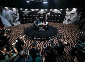Nepo gewinnt gegen Ding Partie 2 der Schach-WM